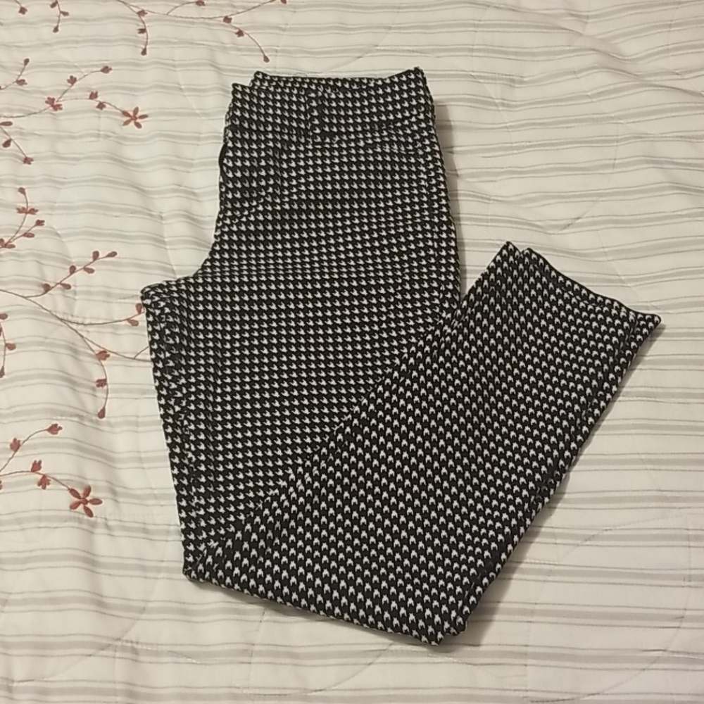 Old Navy Pixie Pants - image 6